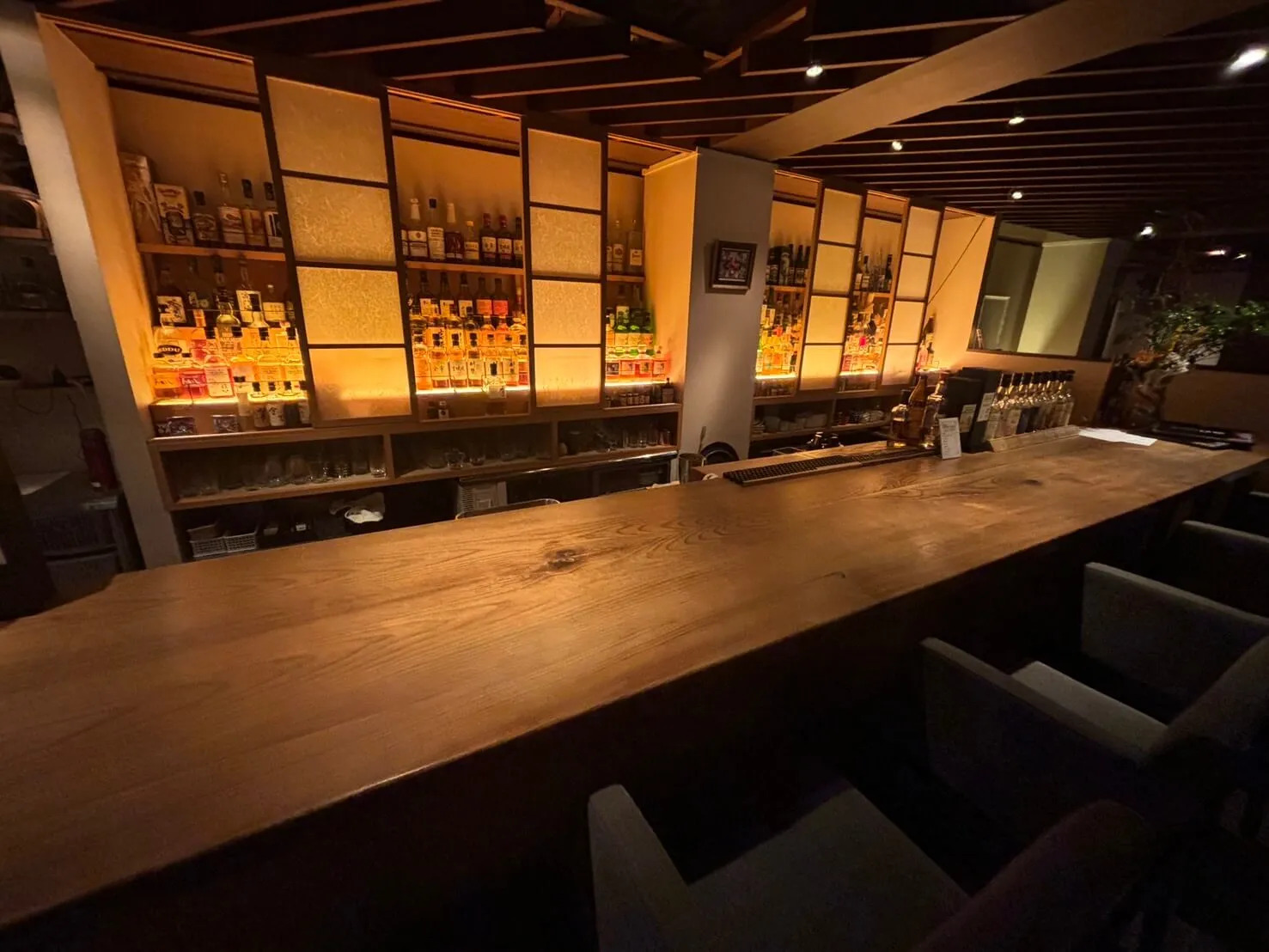 姉妹店「rutin the bar VALINE」